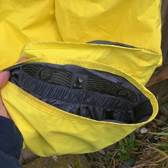 Volcom Youth Snowboard Pants - Picture 15 of 17